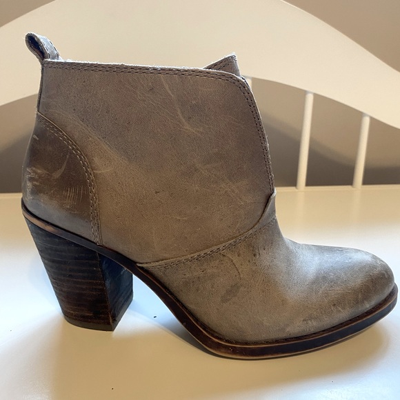 Grey leather Lucky Brand Boots - Picture 1 of 4